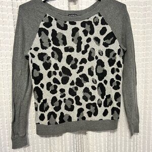 EXPRESS Women's Small Leopard Print Raglan‎ Sweater Grey Black